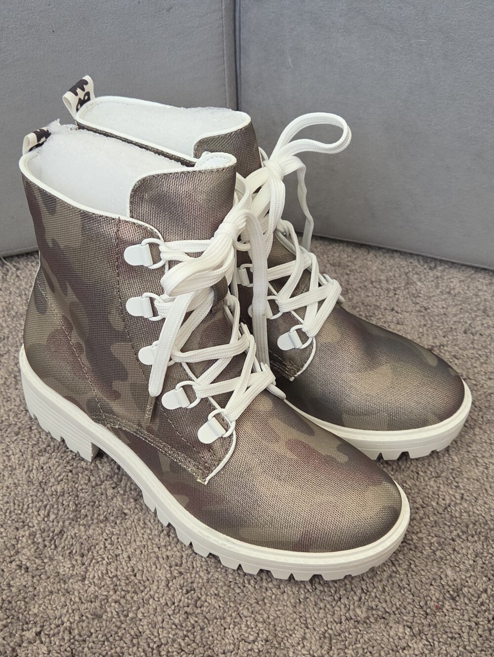 KENDALL + KYLIE "Epic" Camo Lace-Up Combat Boots NIB 6M